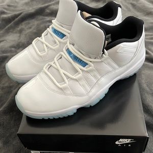 Jordan 11 low legend blue